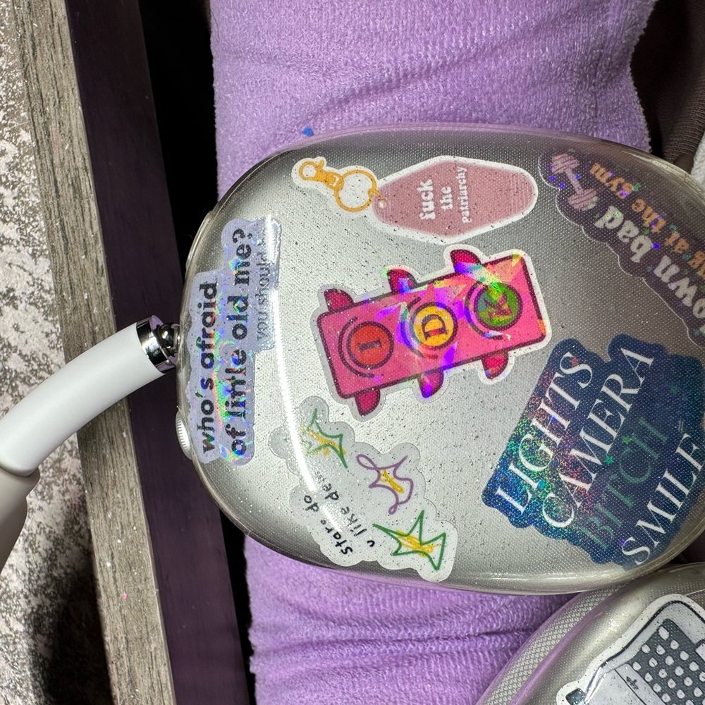 Apple AirPod Max Over-Ear Headphones with Taylor Swift Stickers - Picture 3 of 7